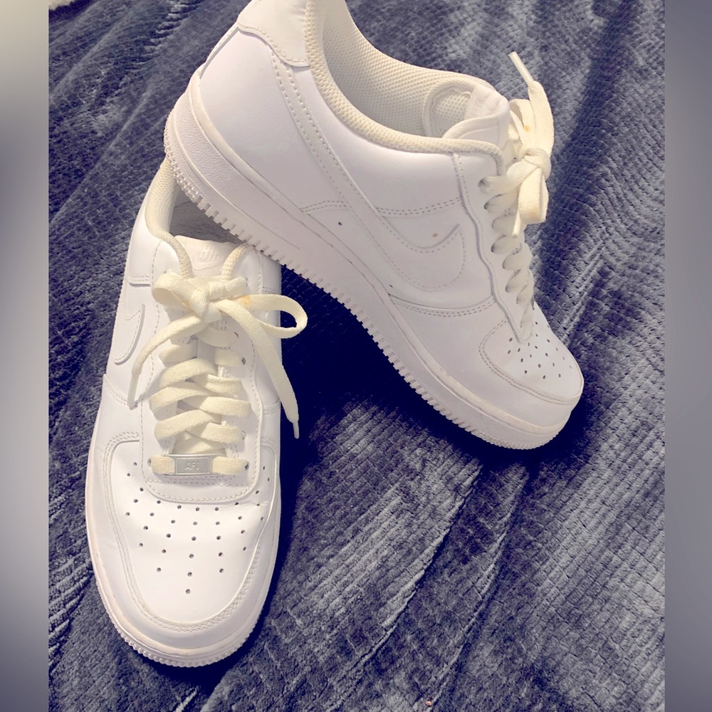 Men’s Air Force Ones gently used very comfortable size 8/5